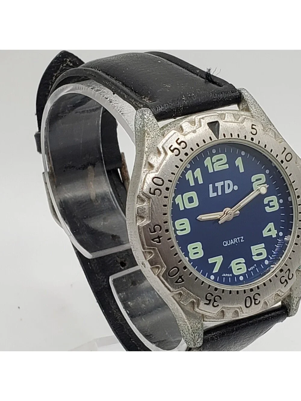 LTD Quartz Watch Mens 40mm Silver Tone Black Band New Battery